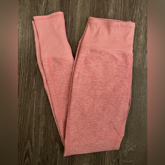 ALO Yoga Blush Pink Leggings EUC - Picture 1 of 4